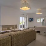 شقة Chrysalis Nature 8